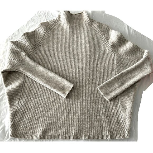 Club Monaco Light Grey Turtleneck Cashmere Sweater Sz M - Picture 5 of 7